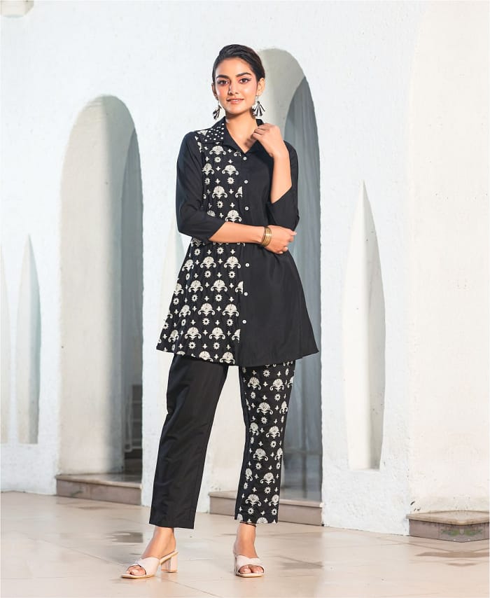 Black Co-ord Set With Thread Work
